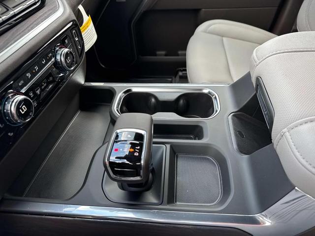 Photo of 2025 Summit White GMC Sierra 1500