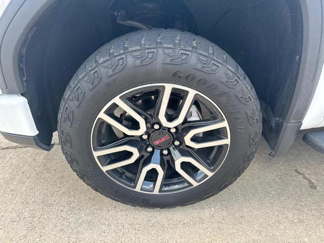 Photo of 2022 Summit White GMC Sierra 1500