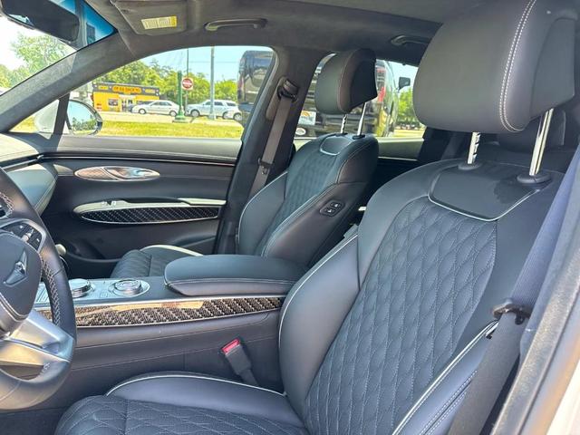 Photo of 2025 Alta White Genesis GV70