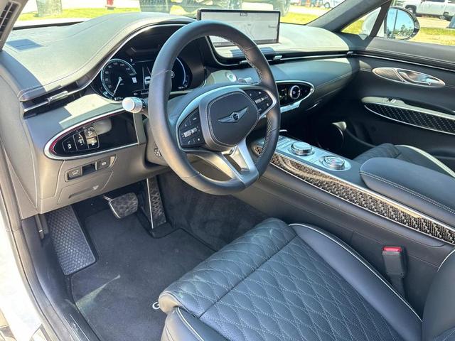 Photo of 2025 Alta White Genesis GV70