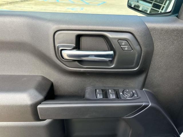 Photo of 2025 Summit White GMC Sierra 1500