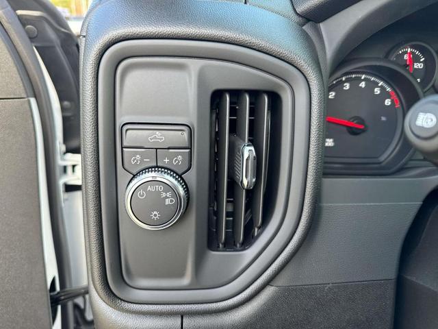 Photo of 2025 Summit White GMC Sierra 1500