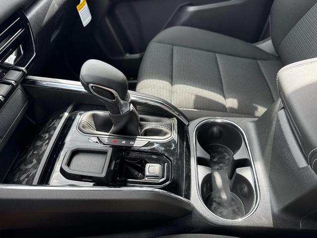 Photo of 2025 Summit White GMC Canyon