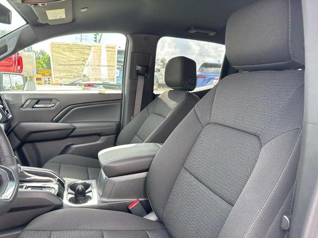 Photo of 2025 Summit White GMC Canyon