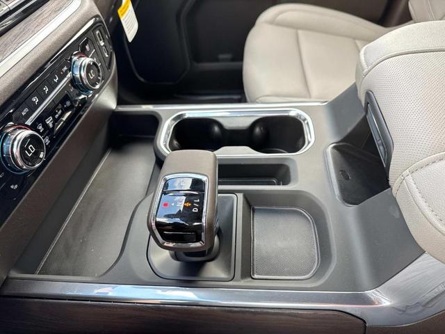 Photo of 2025 Summit White GMC Sierra 1500
