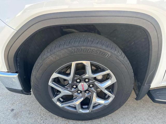 Photo of 2022 Summit White GMC Sierra 1500