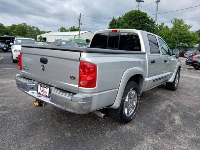 Photo of 2005 Silver Dodge Dakota