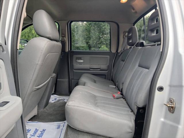 Photo of 2005 Silver Dodge Dakota