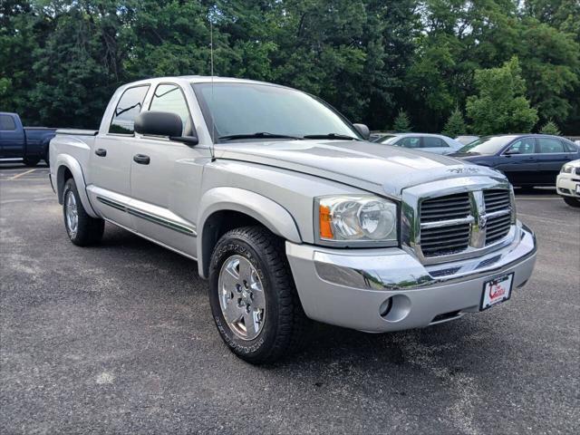 Photo of 2005 Silver Dodge Dakota