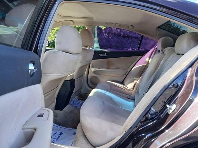 Photo of 2013 Purple Nissan Maxima