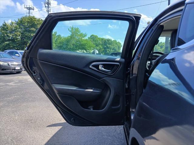 Photo of 2017 Gray Chrysler 200