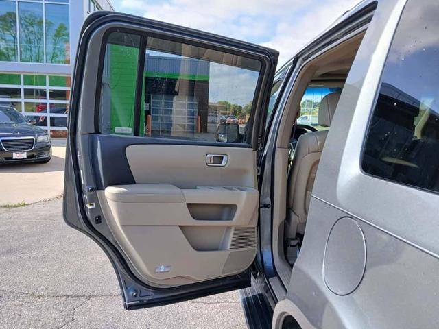 Photo of 2009 Gray Honda Pilot