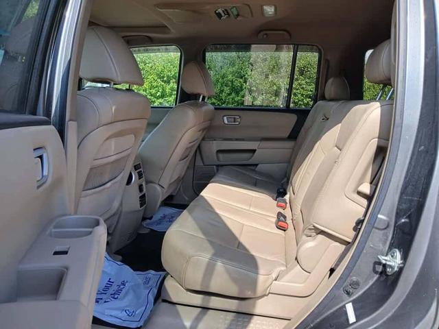 Photo of 2009 Gray Honda Pilot