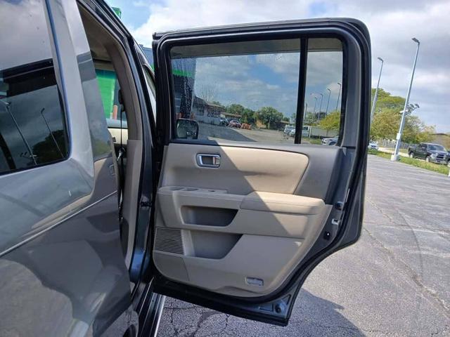 Photo of 2009 Gray Honda Pilot
