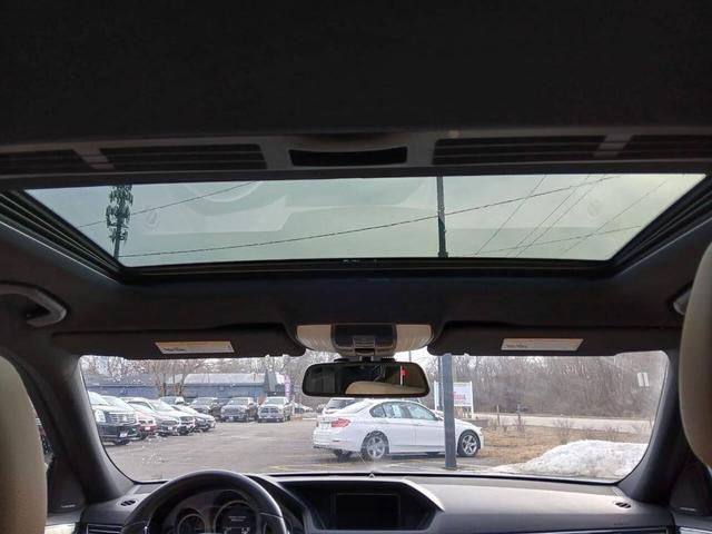 Photo of 2011 White Mercedes-Benz E-Class