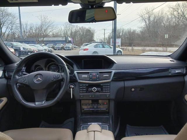 Photo of 2011 White Mercedes-Benz E-Class
