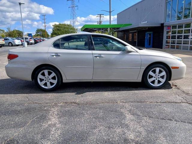 Photo of 2005 Silver Lexus ES 330