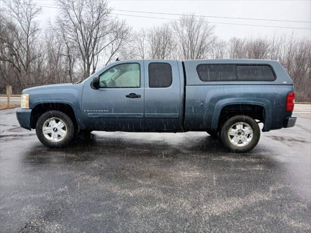 Photo of 2007 Blue Chevrolet Silverado 1500
