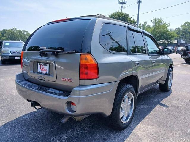 Photo of 2009 Gray GMC Envoy