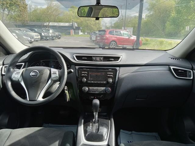 Photo of 2015 Black Nissan Rogue