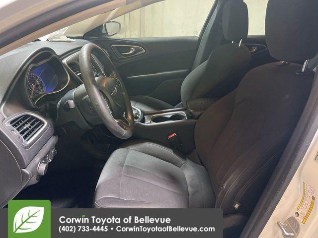 Photo of 2015 Bright White Clearcoat Chrysler 200