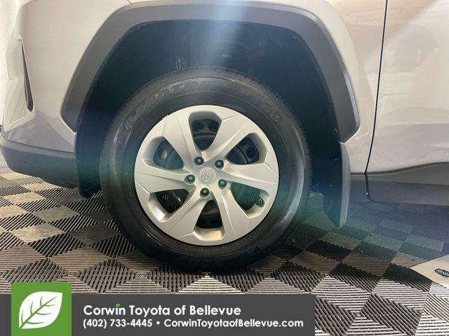 Photo of 2022 Silver Sky Metallic Toyota RAV4