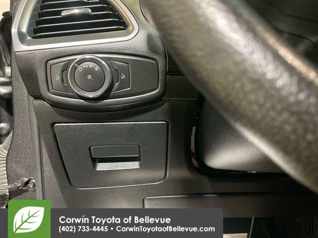 Photo of 2015 Magnetic Metallic Ford Edge