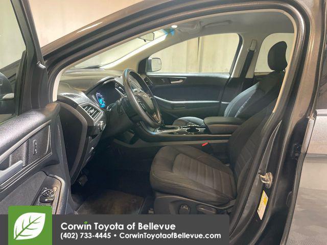Photo of 2015 Magnetic Metallic Ford Edge