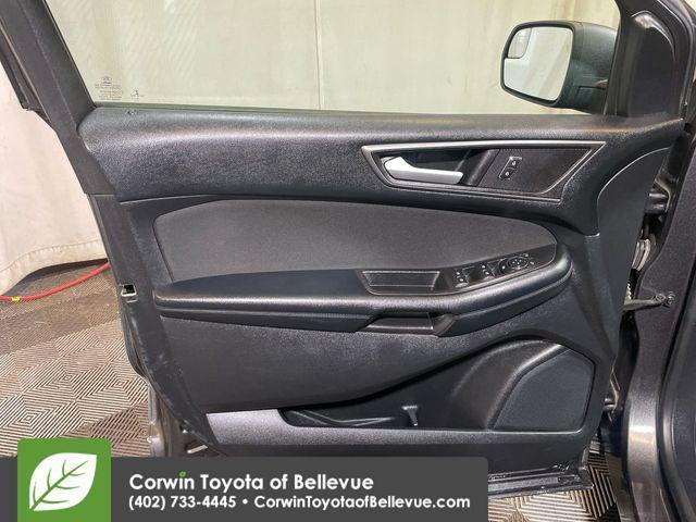 Photo of 2015 Magnetic Metallic Ford Edge