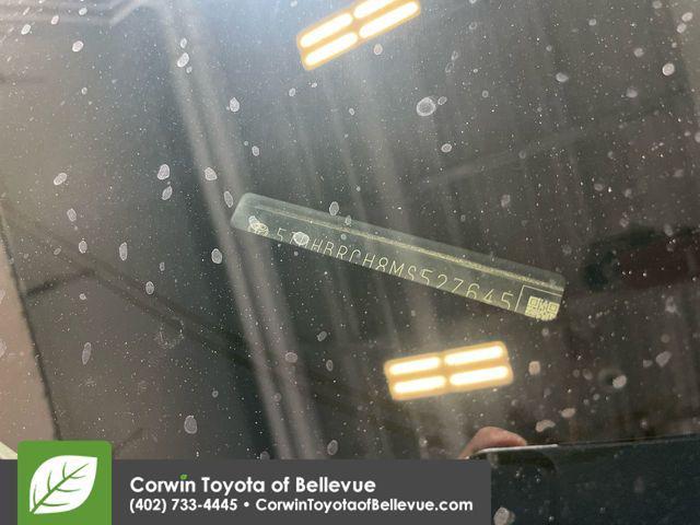 Photo of 2021 Magnetic Gray Metallic Toyota Highlander Hybrid