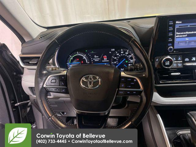 Photo of 2021 Magnetic Gray Metallic Toyota Highlander Hybrid
