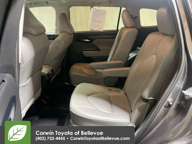 Photo of 2021 Magnetic Gray Metallic Toyota Highlander Hybrid