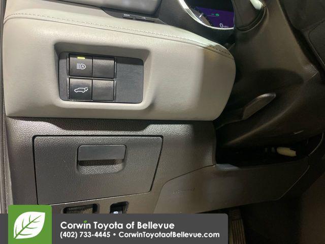 Photo of 2021 Magnetic Gray Metallic Toyota Highlander Hybrid