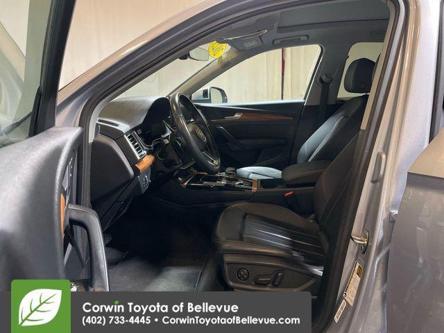 Photo of 2023 Mythos Black Metallic Audi Q5