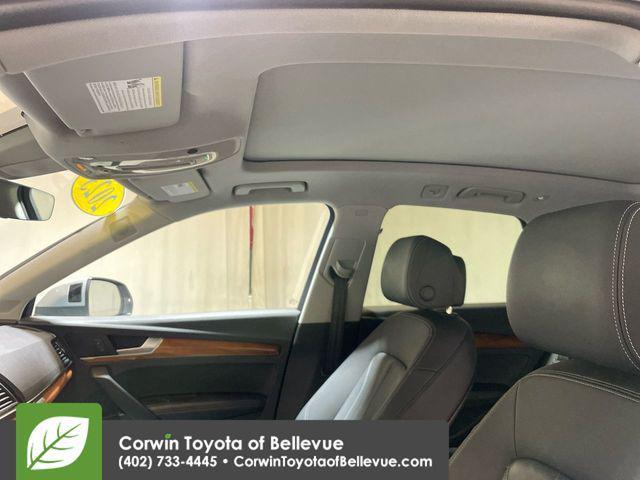 Photo of 2023 Mythos Black Metallic Audi Q5