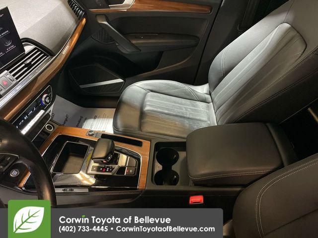 Photo of 2023 Mythos Black Metallic Audi Q5