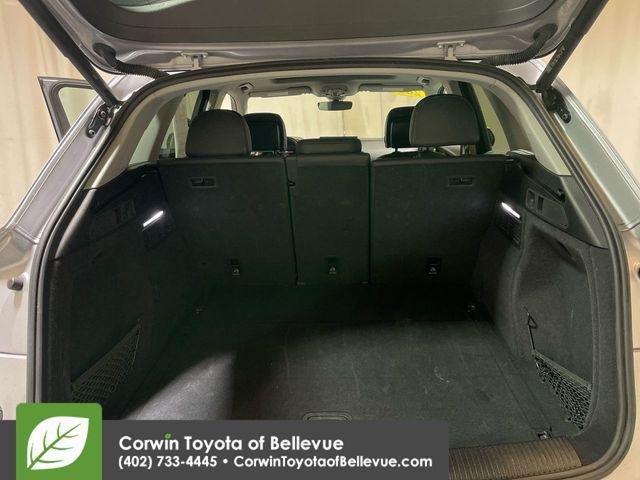 Photo of 2023 Mythos Black Metallic Audi Q5