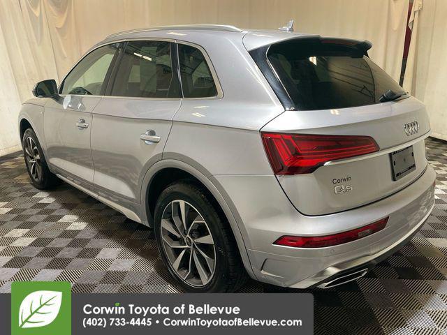 Photo of 2023 Mythos Black Metallic Audi Q5