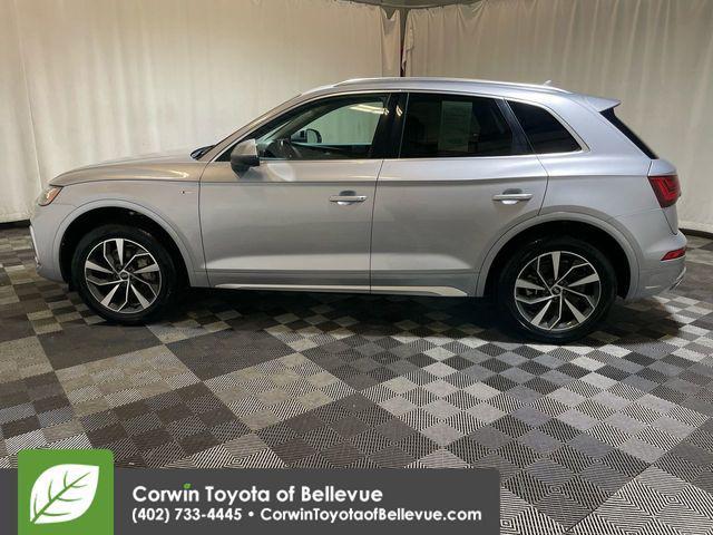 Photo of 2023 Mythos Black Metallic Audi Q5