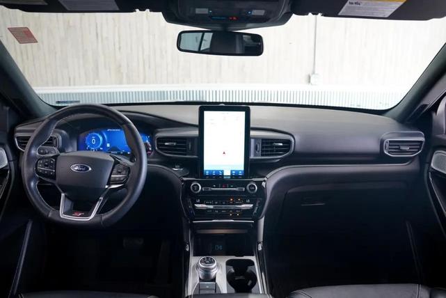 Photo of 2021 Carbonized Gray Metallic Ford Explorer