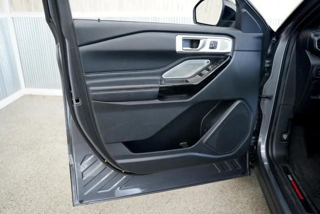 Photo of 2021 Carbonized Gray Metallic Ford Explorer