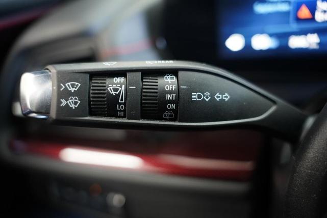Photo of 2024 Iridescent Pearl Tricoat Chevrolet Traverse