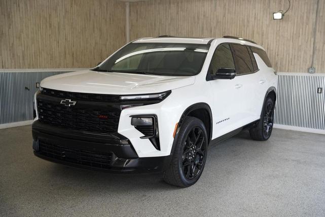 Photo of 2024 Iridescent Pearl Tricoat Chevrolet Traverse