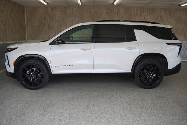 Photo of 2024 Iridescent Pearl Tricoat Chevrolet Traverse