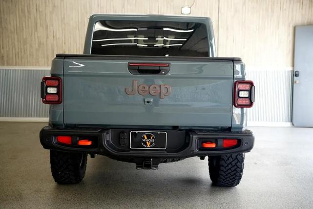 Photo of 2025 Anvil Clearcoat Jeep Gladiator