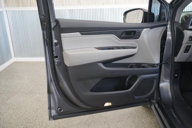 Photo of 2018 Gray Honda Odyssey