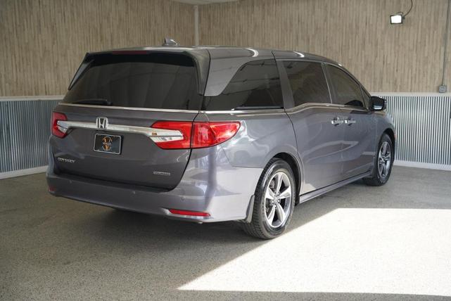 Photo of 2018 Gray Honda Odyssey