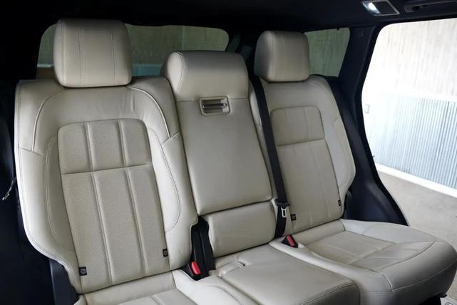 Photo of 2018 Gray Land Rover Range Rover Sport