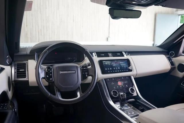Photo of 2018 Gray Land Rover Range Rover Sport