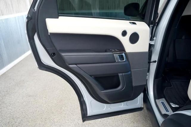 Photo of 2018 Gray Land Rover Range Rover Sport